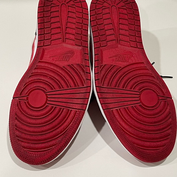 Jordan Air 1 Low in Red, White, and Black - Picture 5 of 6